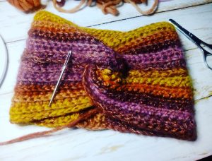 Bandeau turban violet jaune crochet